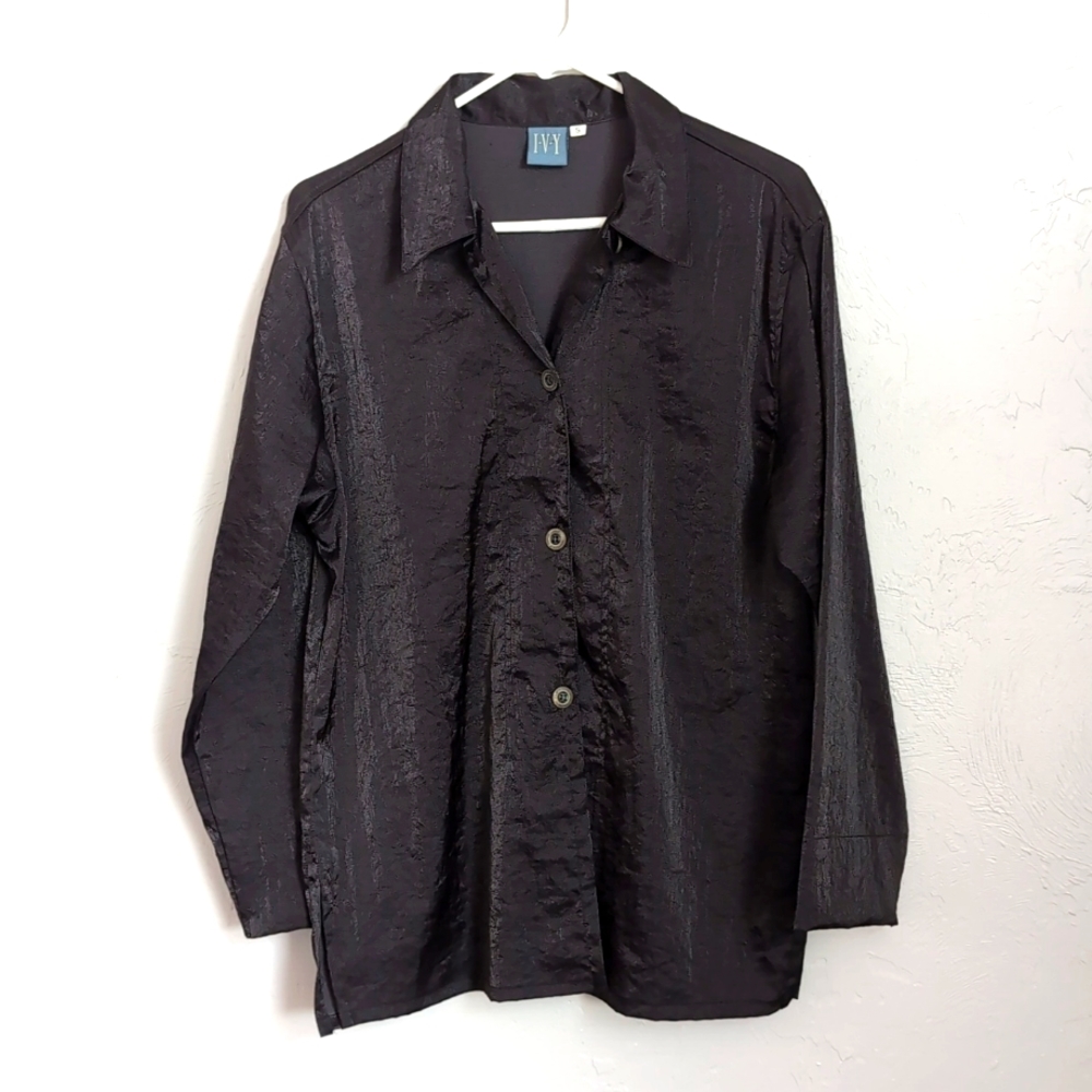 Vintage I.V.Y. Women's Shiny Black Metallic Long Sleeve Button Down Size Small